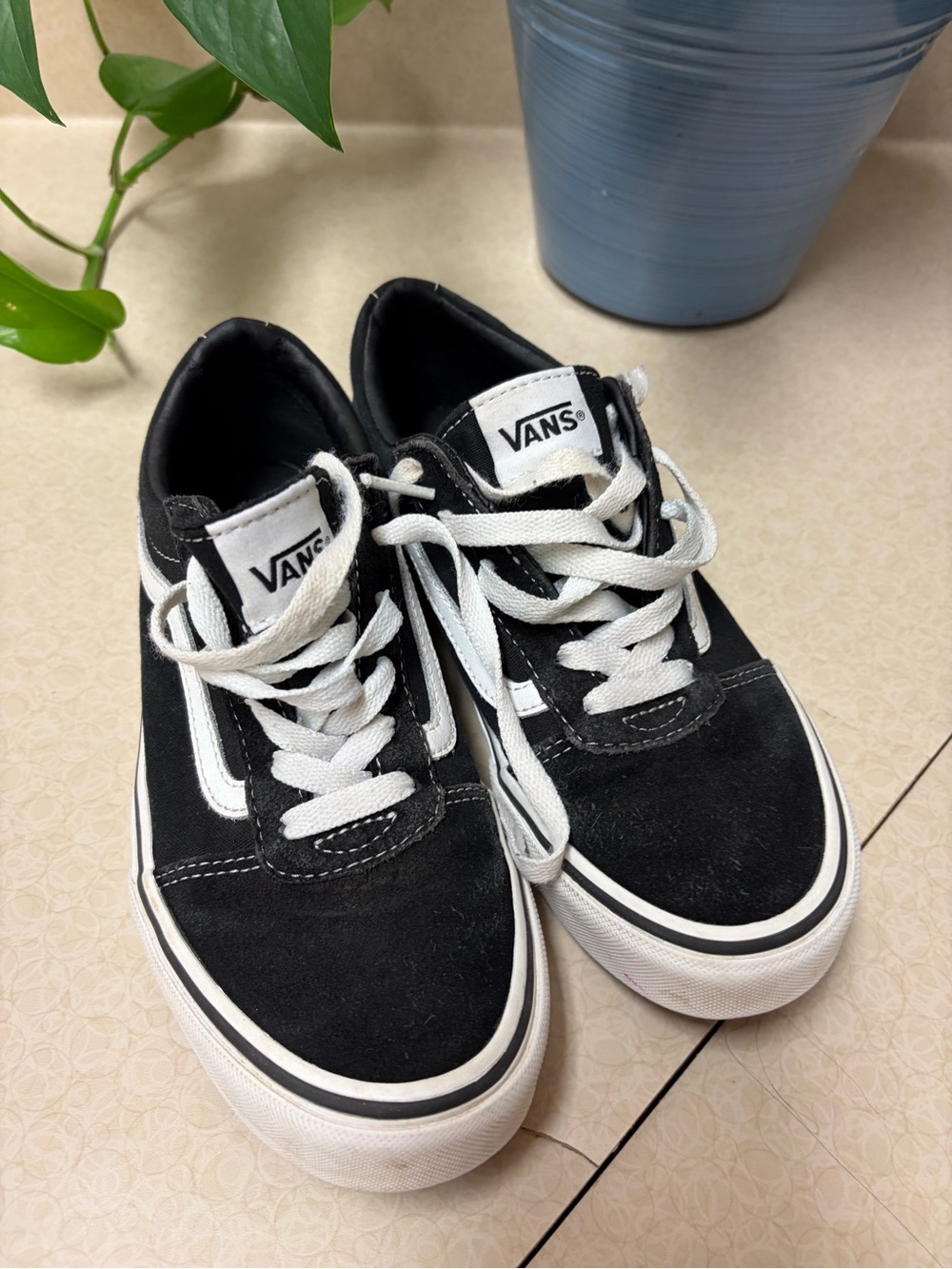 Vans Old Skool Black White Low
Top Skate Shoes Sz Youth 5